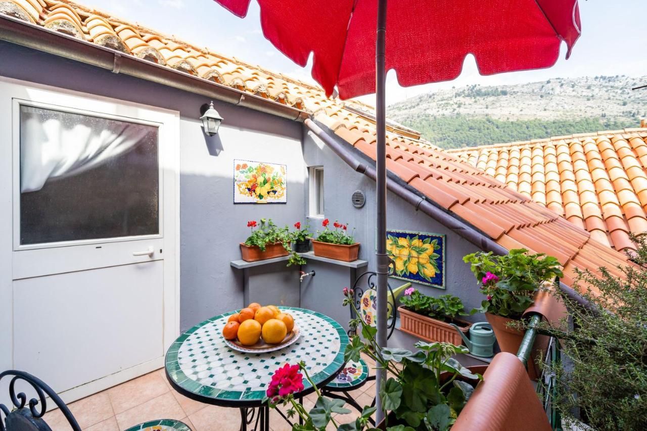 Tulip Old Town Guest house 3*
