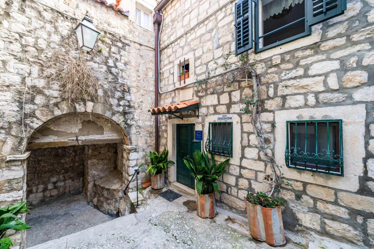 Guest house Tulip Old Town 3*