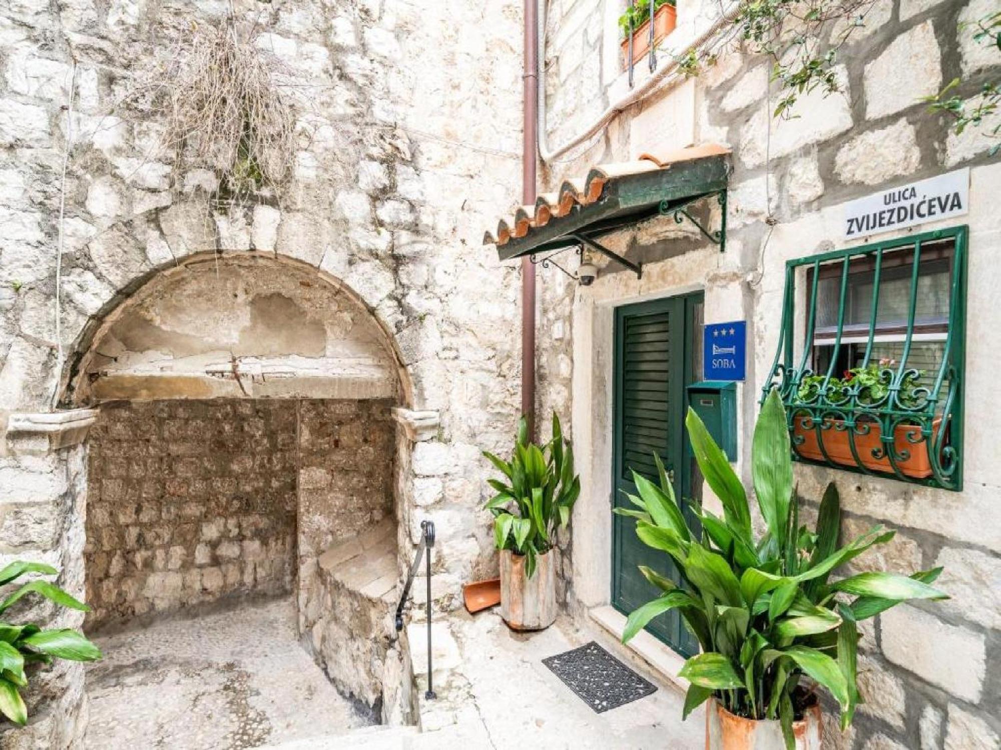 Tulip Old Town Guest house 3*