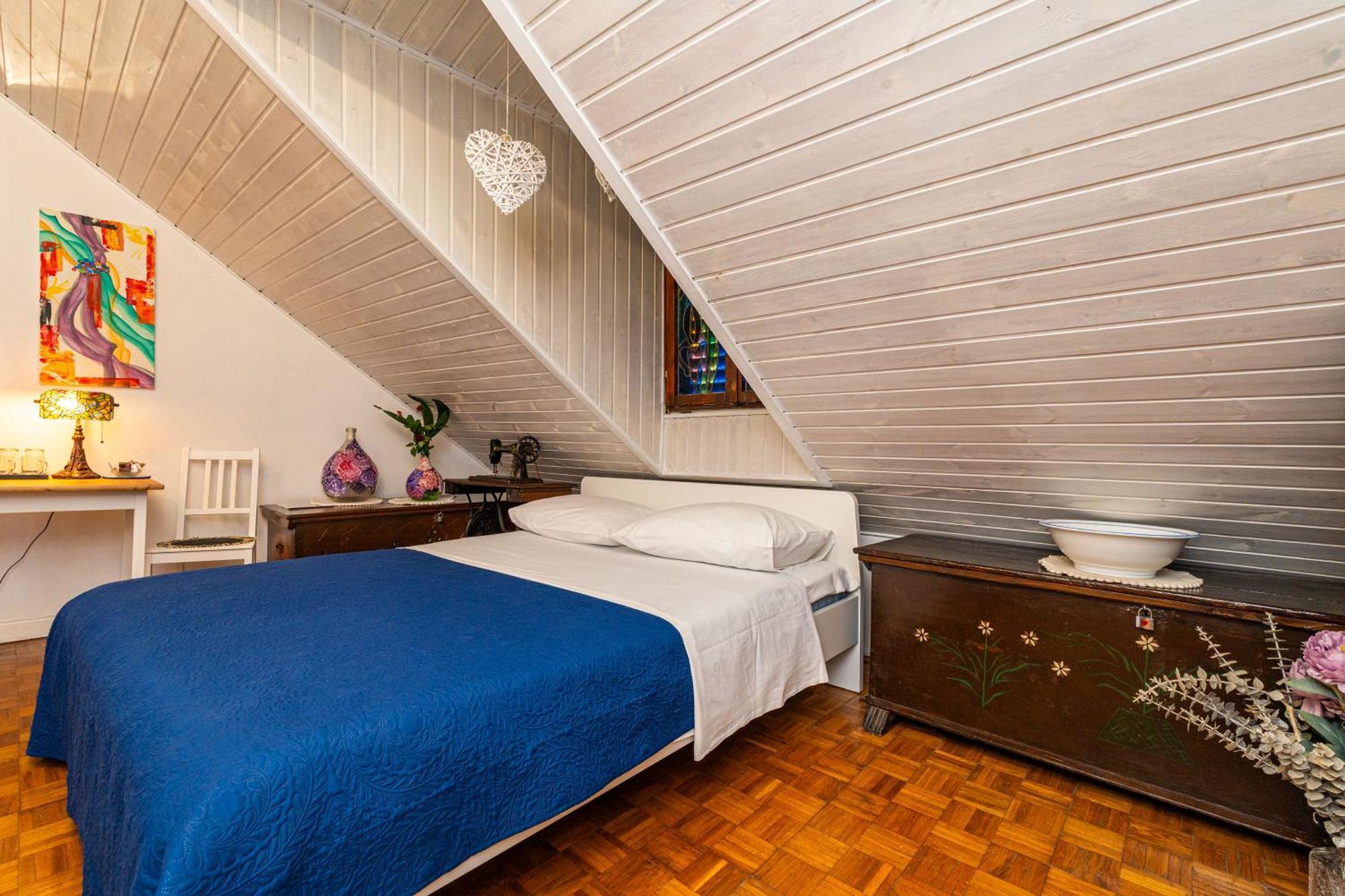 Tulip Old Town Guest house 3*