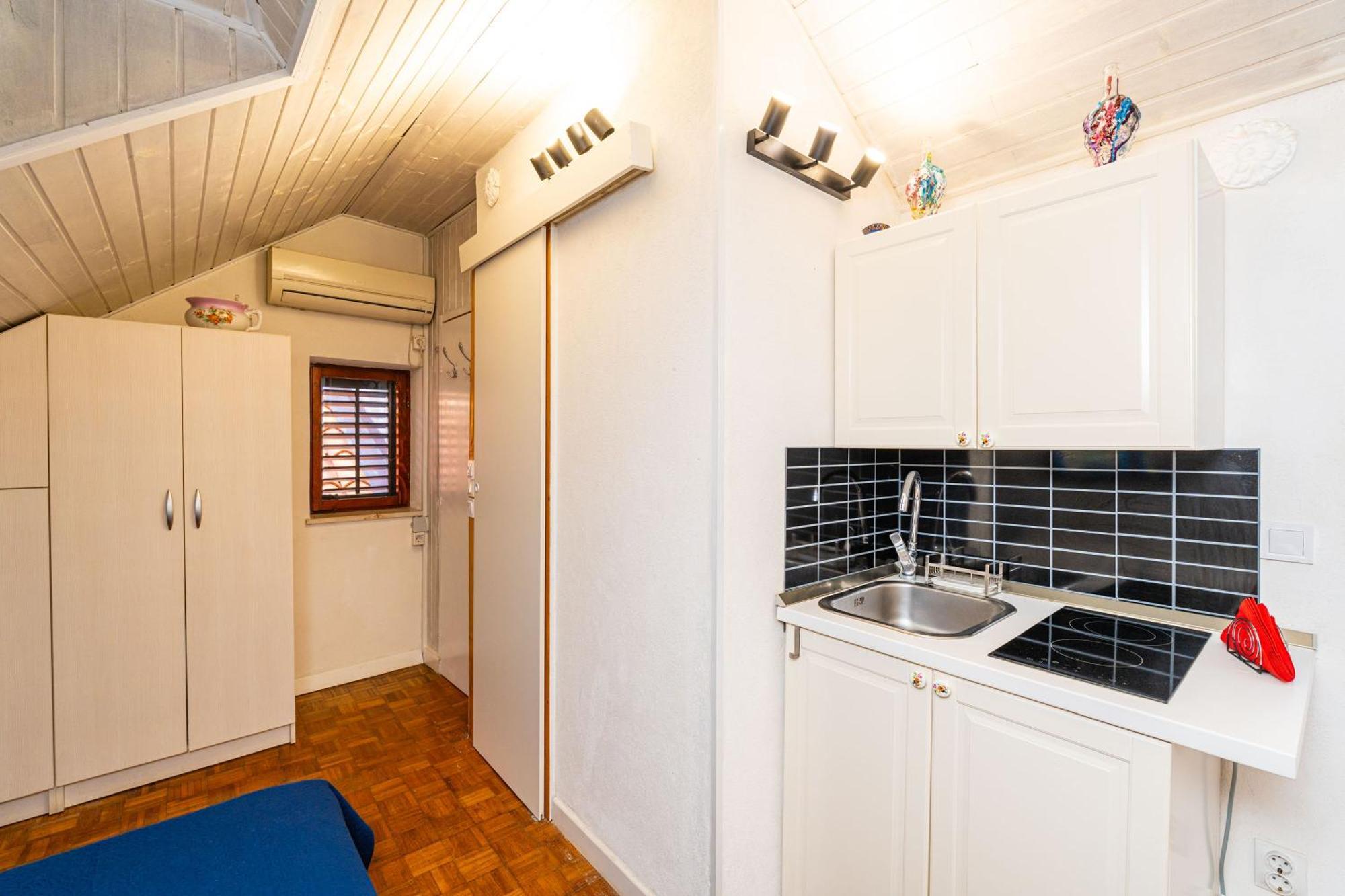 Guest house Tulip Old Town 3*